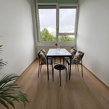 Hostel Brightestate München